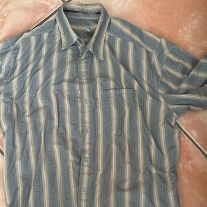 KÜHL men's striped short sleeve button-up shirt. Size XL